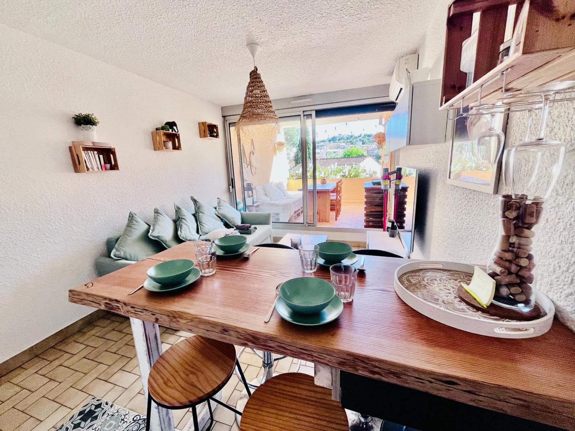 Cosy Deux Pièces Pour 4 Personnes En Centre * Cavalaire-sur-Mer