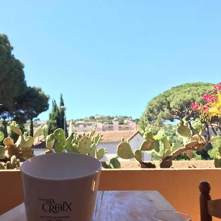 Cosy Deux Pieces Pour 4 Personnes En Centre Ville Classe Cavalaire-sur-Mer Exterior photo